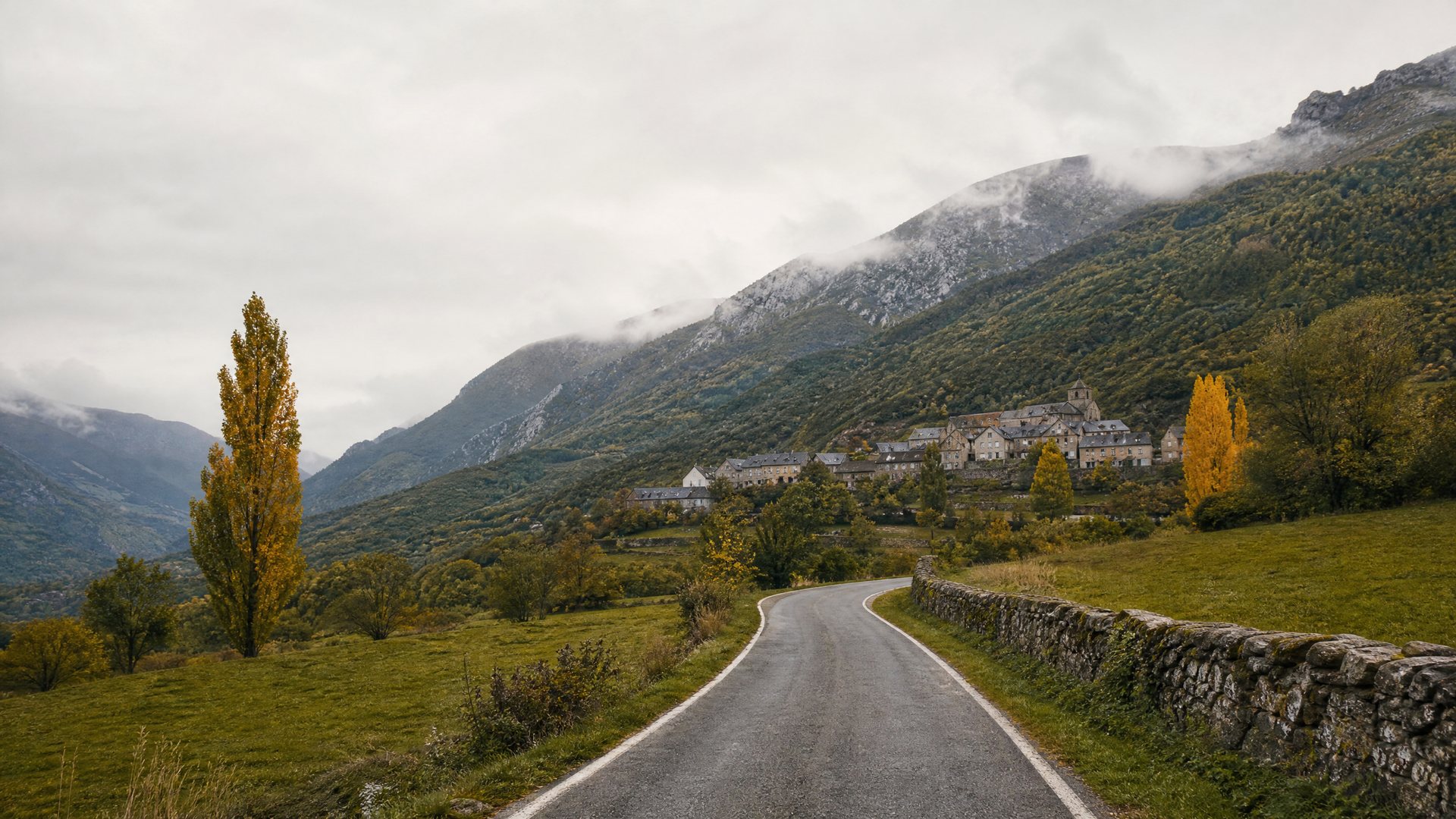 Carretera de pueblo